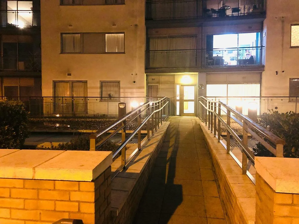 Modern Apartment By River Thames London 0*,  United Kingdom