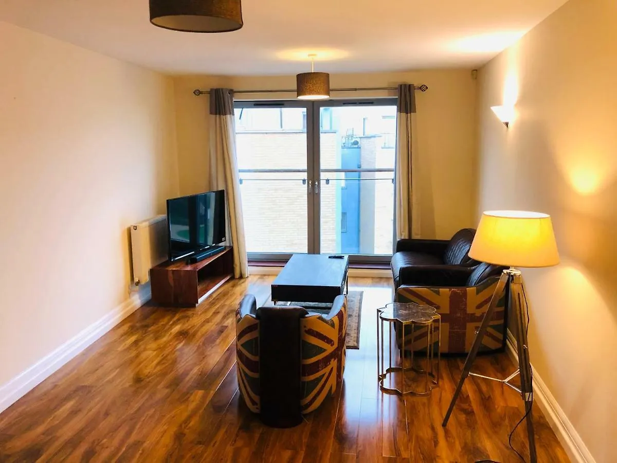 Modern Apartment By River Thames London United Kingdom